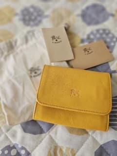 IL BISONTE♪二つ折財布のサムネイル