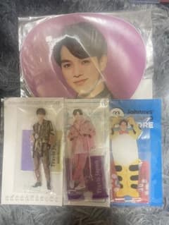 Travis Japan 宮近海斗 アクリルスタンド 3種セット＋うちわ - メルカリ