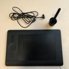 【Wacom】Intuos Pro small ペンタブレットのサムネイル