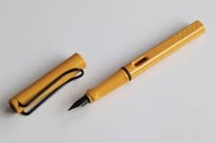 山吹色 lamy safari 万年筆 黒クリップ 廃盤 廃番 ラミー サファリ