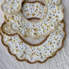 ドイリーみたいなつけ襟スタイ 黄色ぽんぽこ×濃い黄色のサムネイル