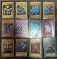 遊戯王初期 青眼の白龍 ブラックマジシャンなど まとめ売り レリーフ