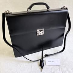 フェラガモ 高級ビジネスバッグ 2way ブリーフケース 黒 A4 鍵付 レザー フェラガモ 高級ビジネスバッグ 2way ブリーフケース 黒 A4 鍵付
