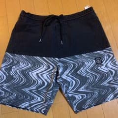 水着 ハーフパンツ　ボルコムのサムネイル