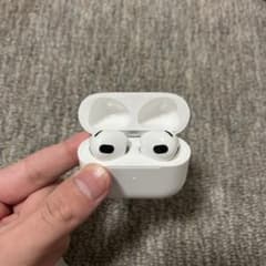 【値下げ可】AirPods 3 本体 充電ケース付き 中古品のサムネイル