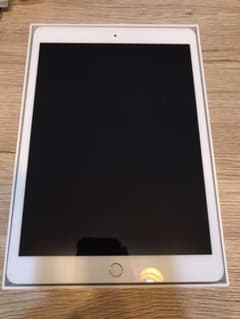 第7世代　APPLE iPad WI-FI 32GB シルバーのサムネイル