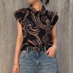 総柄　花柄　ハイネック　ノースリーブ　短丈　ボックスシルエット　Y2K　レトロのサムネイル