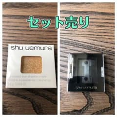 アイシャドウとケースのセットのサムネイル