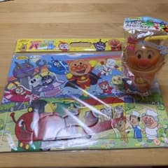 アンパンマンパズル 30ピース ケース付き&ダイカットストローカップのセットのサムネイル