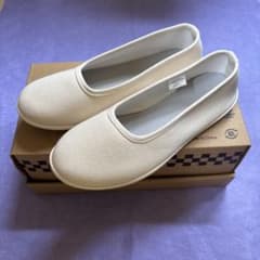 【無印良品】かかとが踏めるスニーカー（軽量）　生成のサムネイル