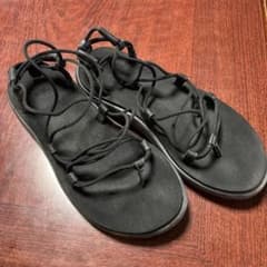 Teva ブラック スポーツサンダル ストラップデザインのサムネイル