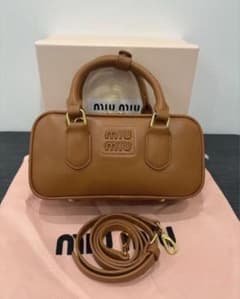 miu miu ブラウン ショルダーバッグ 輸入品のサムネイル