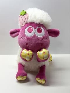 ひつじのショーンぬいぐるみ　約22センチ　いちご　ネオンカラーフルーツ