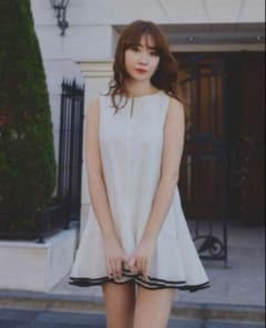 Her lip to Bicolor-Trim Flared Romper