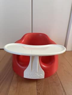 Bumbo ベビーチェア 赤 テーブル付きのサムネイル