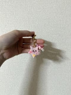 星　ピンク チャーム キーホルダー　樹脂粘土　レジン　一点限り　ゆめかわ　スターのサムネイル