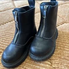 ブラックジッパーブーツのサムネイル