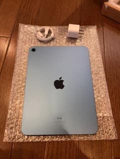 第10世代　Apple iPad 本体 充電器付き10.9インチ64GB ブルーのサムネイル