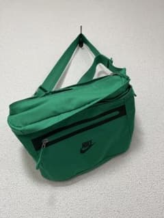 Nike グリーン ボディバッグのサムネイル