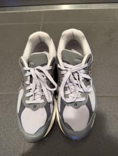 New Balance スニーカー グレーのサムネイル