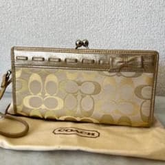 極美品⭐️COACH コーチ クラッチバッグ がま口 シグネチャー リボン