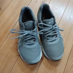 ★ASICS★グレー スニーカー★軽量設計★25cmのサムネイル