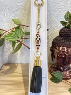 売約済み　中国伝統の織物のキーホルダーに無界法器金線天珠 財人天珠 キーホルダー - メルカリ