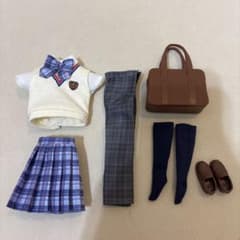 リカちゃんお洋服　制服セットのサムネイル