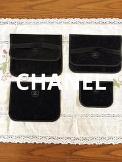 ☆☆CHANEL 化粧品袋ブラックベルベット袋4点セット　美品☆☆のサムネイル