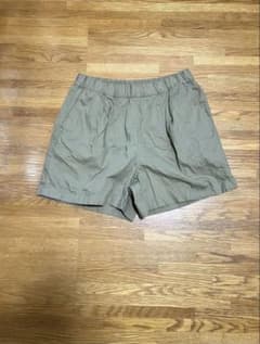 【未使用】ユニクロ レディース ショートパンツ カーキ Lサイズのサムネイル