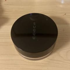 SUQQUのフェイスパウダーのサムネイル