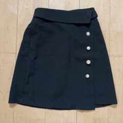 黒 スカートのサムネイル