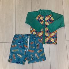 水着 ラッシュガードと水着　男の子のサムネイル