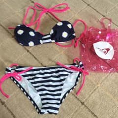ships×ROXY 水着のサムネイル