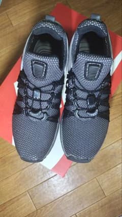 NIKE ショックス グラビティ スニーカー グレー系 ランニングなどに