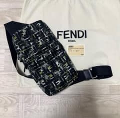 FENDIズッカ カモフラージュボディーバックワンショルダー♡ナイロンブラックのサムネイル