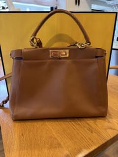 本日のみ大幅SALE ⭐︎FENDI ピーカブーブラウン ショルダーバッグのサムネイル