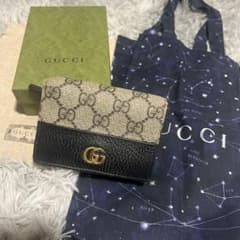 GUCCI GGマーモント 二つ折り財布のサムネイル