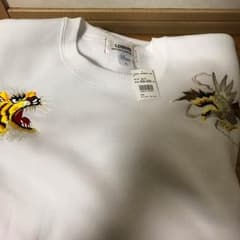 新品未使用 タグ付きトレーナー 刺繍付きのサムネイル