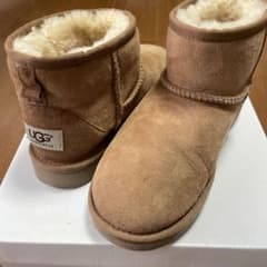 美品☆UGG ムートンブーツ 21cmのサムネイル