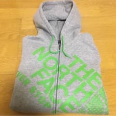 ノースフェイス パーカーのサムネイル