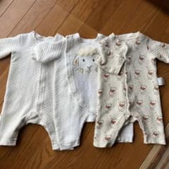 UNIQLO キルトロンパース　60cm 3枚のサムネイル