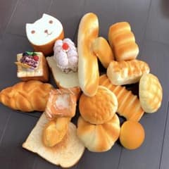 人気❣️スクイーズパン詰め合わせ17個セットのサムネイル