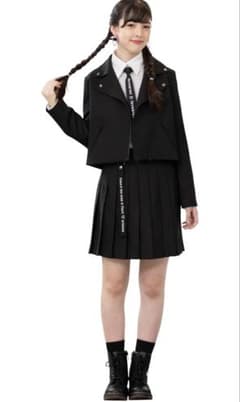 arisana スーツ　卒業式のサムネイル