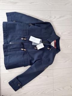 新品 定価3.9万円 バーバリー 木製トグル付き ショートダッフル 紺