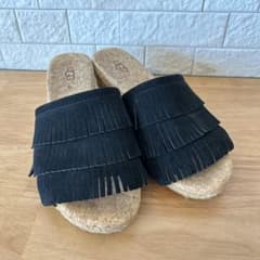 UGG フリンジ ウェッジソール サンダル ブラックのサムネイル