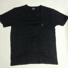 値引きアルマーニのＶネックTシャツのサムネイル
