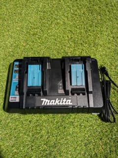 Makita/マキタ 14.4v/18v 2口充電器 DC18RD 新品未使用のサムネイル