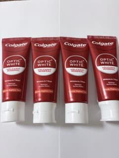 Colgate Optic White Volcanic Mineral 4本のサムネイル