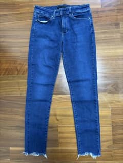 UNIQLO JEANS スキニーデニムパンツ カットオフのサムネイル